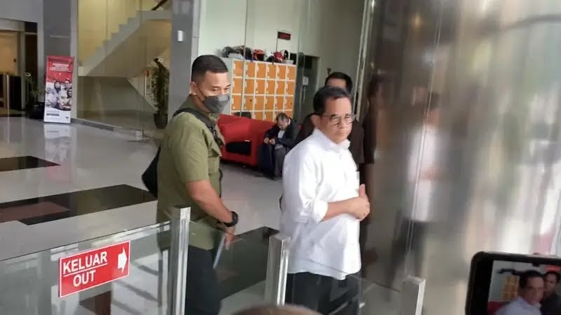 Sekjen DPR RI Indra Iskandar Diperiksa KPK Sebagai Saksi 8