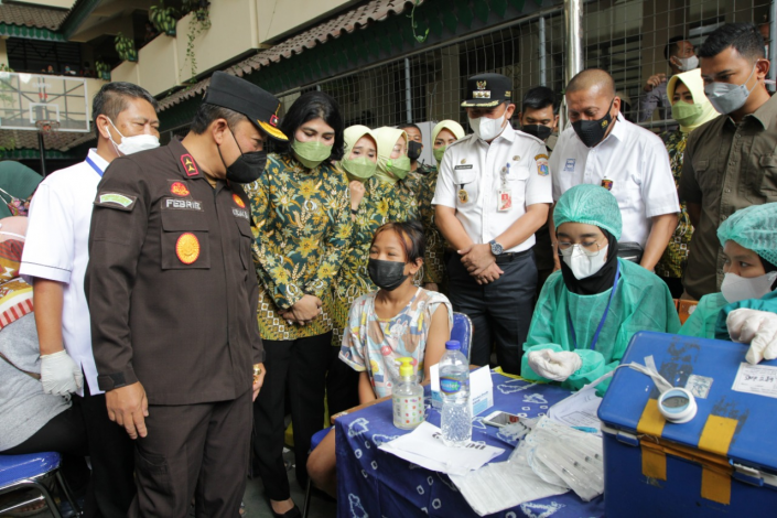 Kejati DKI dan Apindo Gelar Vaksinasi Massal 63