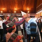 Ketua MPR Terima Pakaian Adat Raja Batak di Tapanuli Utara 40