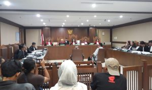 Rano Karno Bantah Terima Uang dari Wawan 13