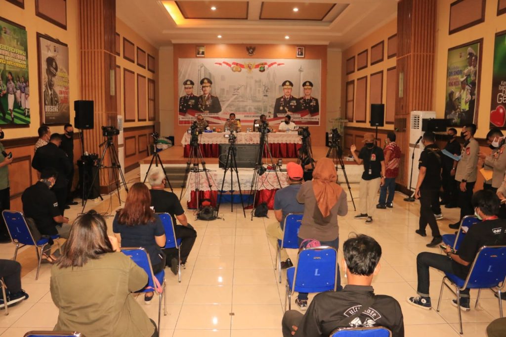 Kapolda Metro Minta Masyarakat Patuhi PSBB 13