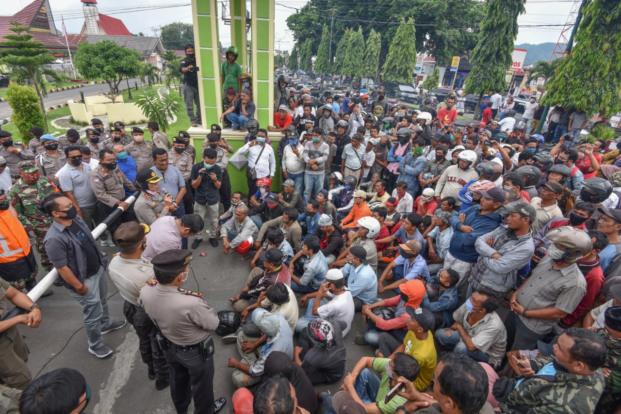 Walikota Padangsidimpuan ke Ratusan Parbetor; Bantuan Segera Disalurkan 1