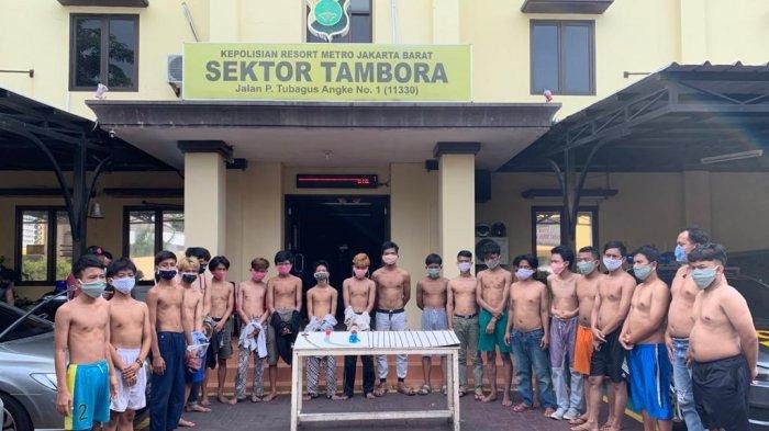 Polisi Buru Dua Pelaku Tawuran 8