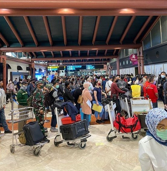 Penumpang di Bandara Soetta Membludak, Ini Kata DPR. 10