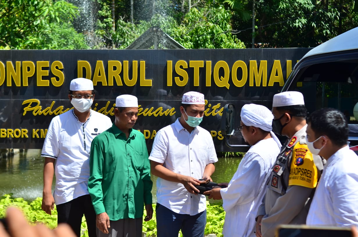 Bobby Nasution Sumbang Ponpes Darul Istiqomah 1 Unit Mini Bus 1