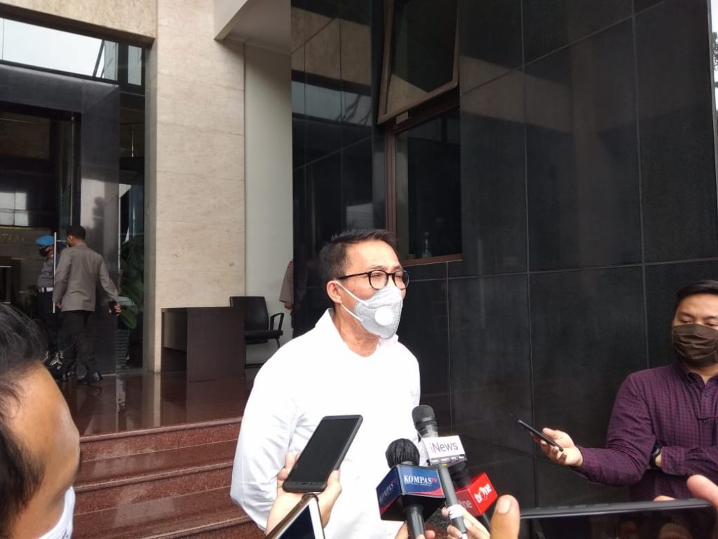 Sambangi Polda Metro, Herman Heri Sentil Kasus Pembakaran Bendera PDIP 13