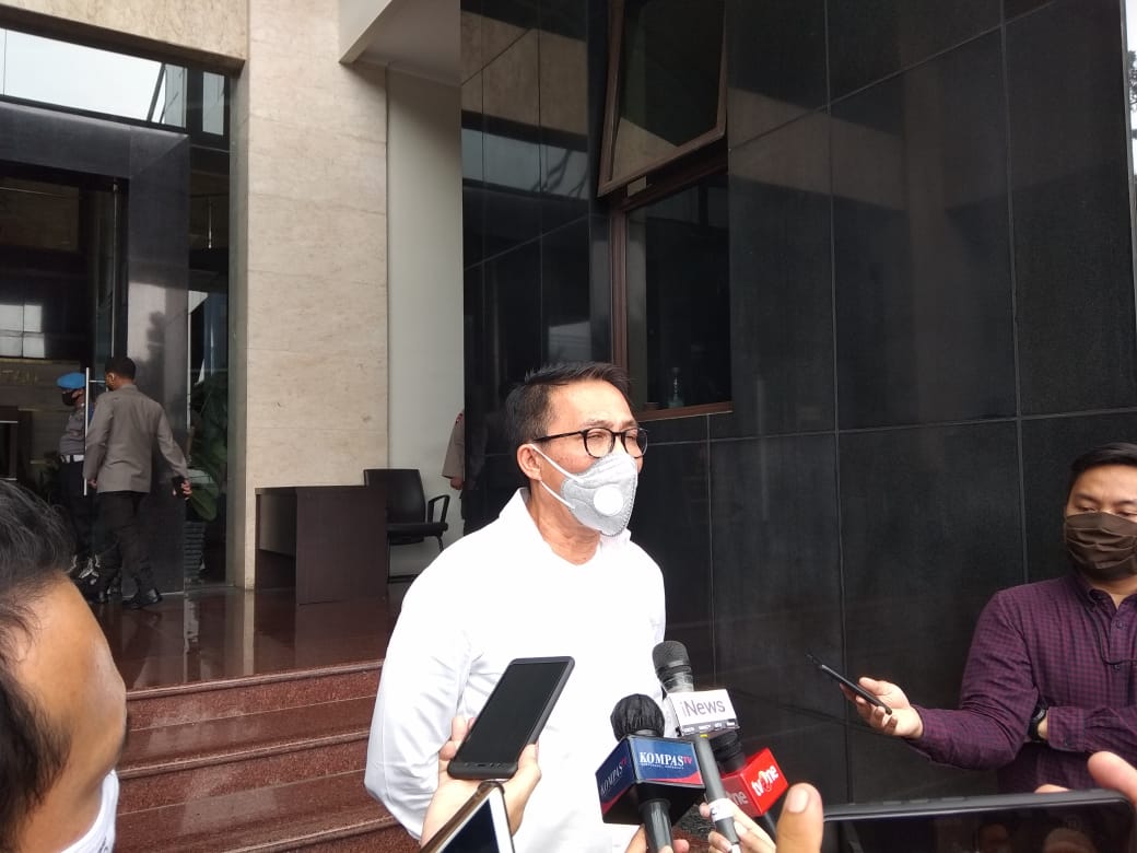 Sambangi Polda Metro, Herman Heri Sentil Kasus Pembakaran Bendera PDIP 1