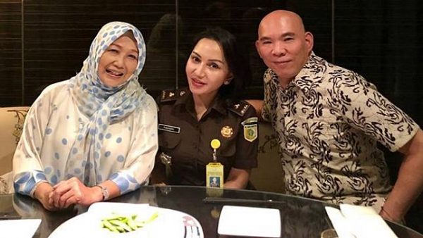 Foto Jaksa dengan Pengacara Joker, Cek Fakta 38