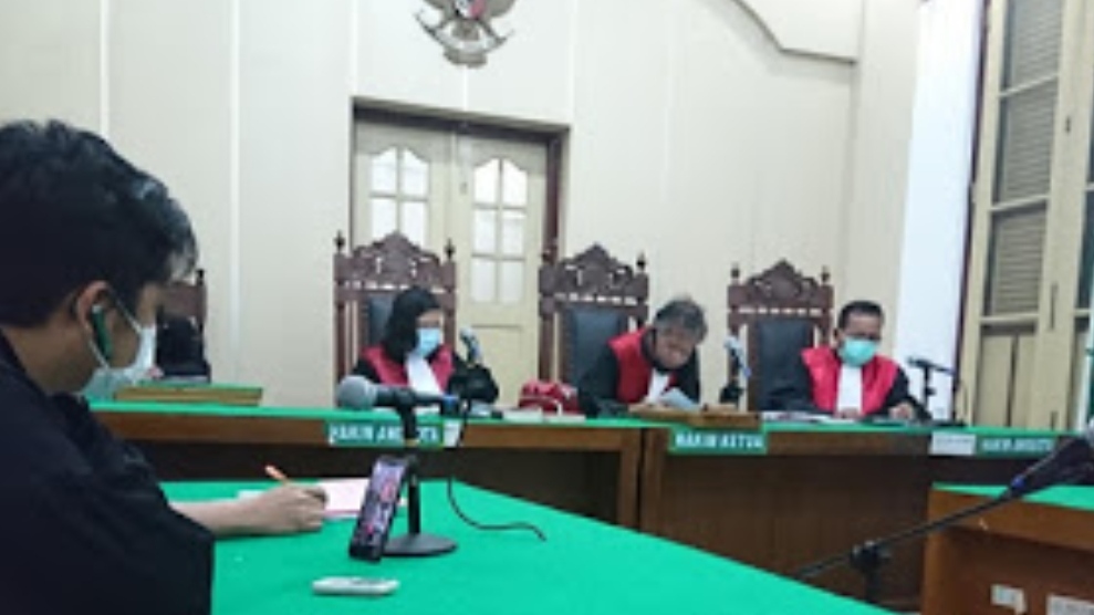 Ancam Viralkan Video 'Hot' WN Malaysia, Deni Barus Dipidana 1,5 Tahun Penjara 10