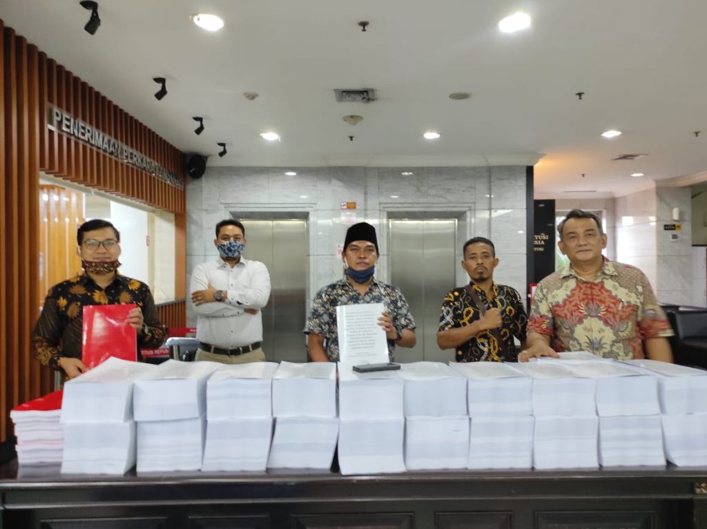 Serikat Petani dan Nelayan Gugat UU Cipta Kerja ke MK 12