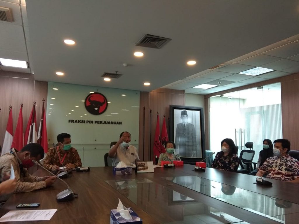 Nenek Usia 80 Tahun Korban Penipuan Perjanjian Kredit Adukan Lembaga Finance ke DPR 11