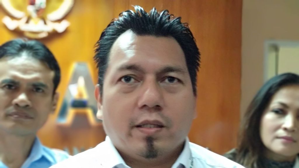 Ikut Rombongan Menteri, Ngabalin Tak Ditangkap KPK 9