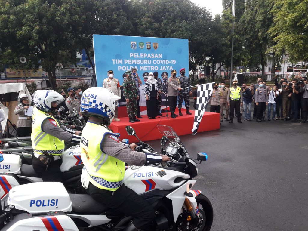 Luncurkan Tim Pemburu Covid-19, Kapolda Metro Jaya: Lebih Baik Bertindak Menuai Resiko Daripada Tidak Bertindak Berbuah Resiko 10