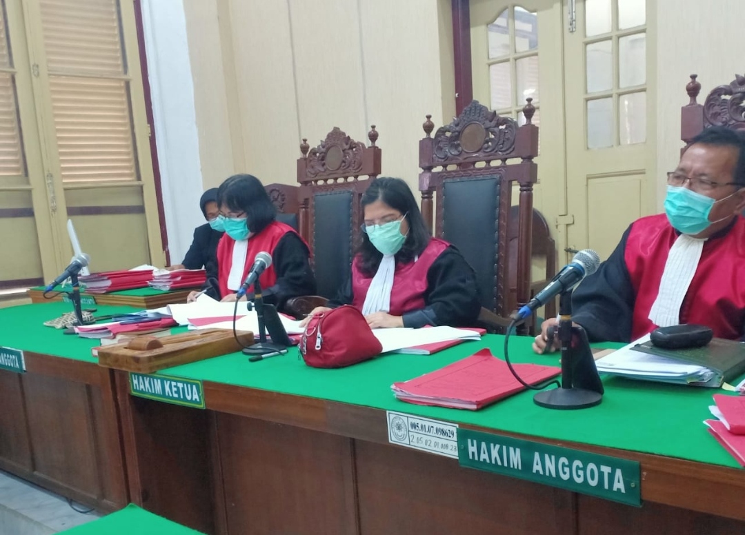 IMG-20201210-WA0045 Sepasang Kekasih Pengedar Sabu dan Ekstasi Divonis 10 Tahun Penjara 1