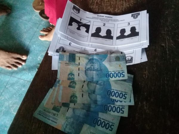 Caption: Alat bukti money politik, namun aktornya bebas dari jeratan hukum.