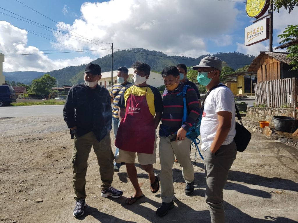Koki Pizza Andaliman DPO Kejari Toba Ditangkap Masih Pakai Celemek 13