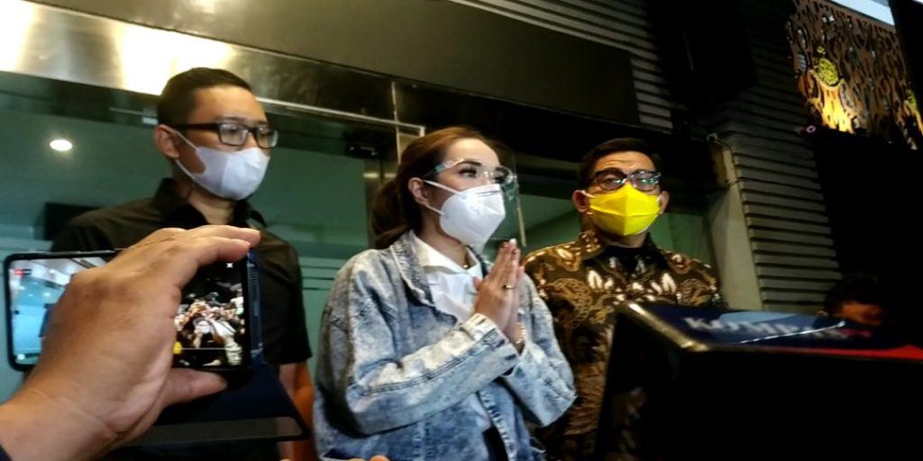 Usai Diperiksa Sebagai Tersangka, Gisel Minta Maaf 9