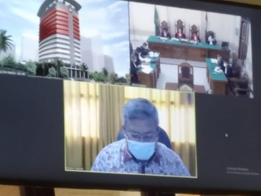 Bupati Labura Nonaktif Jalani Sidang Perdana 9