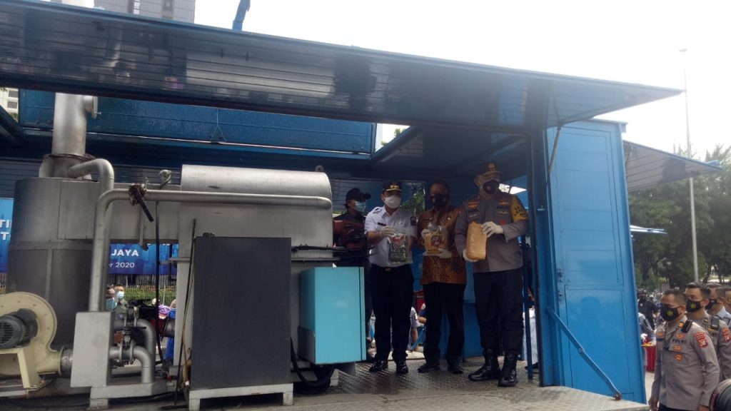 Musnahkan Barang Bukti Narkoba, Kapolda Metro Jaya: Covid-19 Tak Surutkan Niat Para Pengedar 11