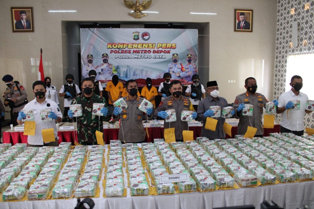 Penangkapan Narkoba oleh Polres Depok, Kapolda Metro Jaya: Tiga DPO Pengedar Narkoba di Riau Masih Dikejar 12