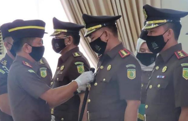 Lantik 10 Pejabat Baru, Kajati Kepri: Menjawab Kebutuhan Zaman 13