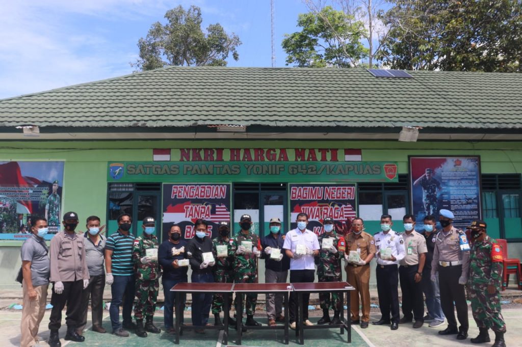 Tim Gabungan Satgas Yonif 642/Kapuas dan Satgas Intelijen Koopsdam XII/Tpr Gagalkan Penyelundupan 10 Kg Sabu 10