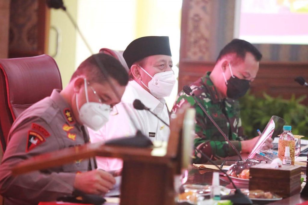 Pandemi Dapat Diatasi, Gubernur Banten Apresiasi Soliditas Polri, TNI, Pemda, dan Masyarakat 10