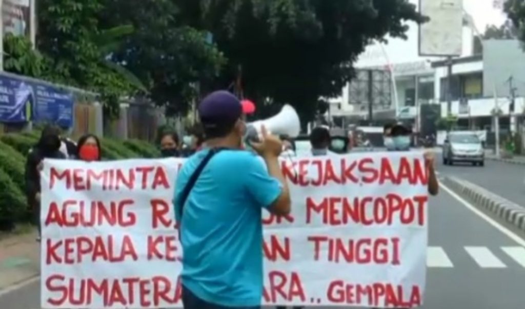 Dinilai Tidak Becus, Gempala Demo Kejagung Minta Copot Kajatisu 9
