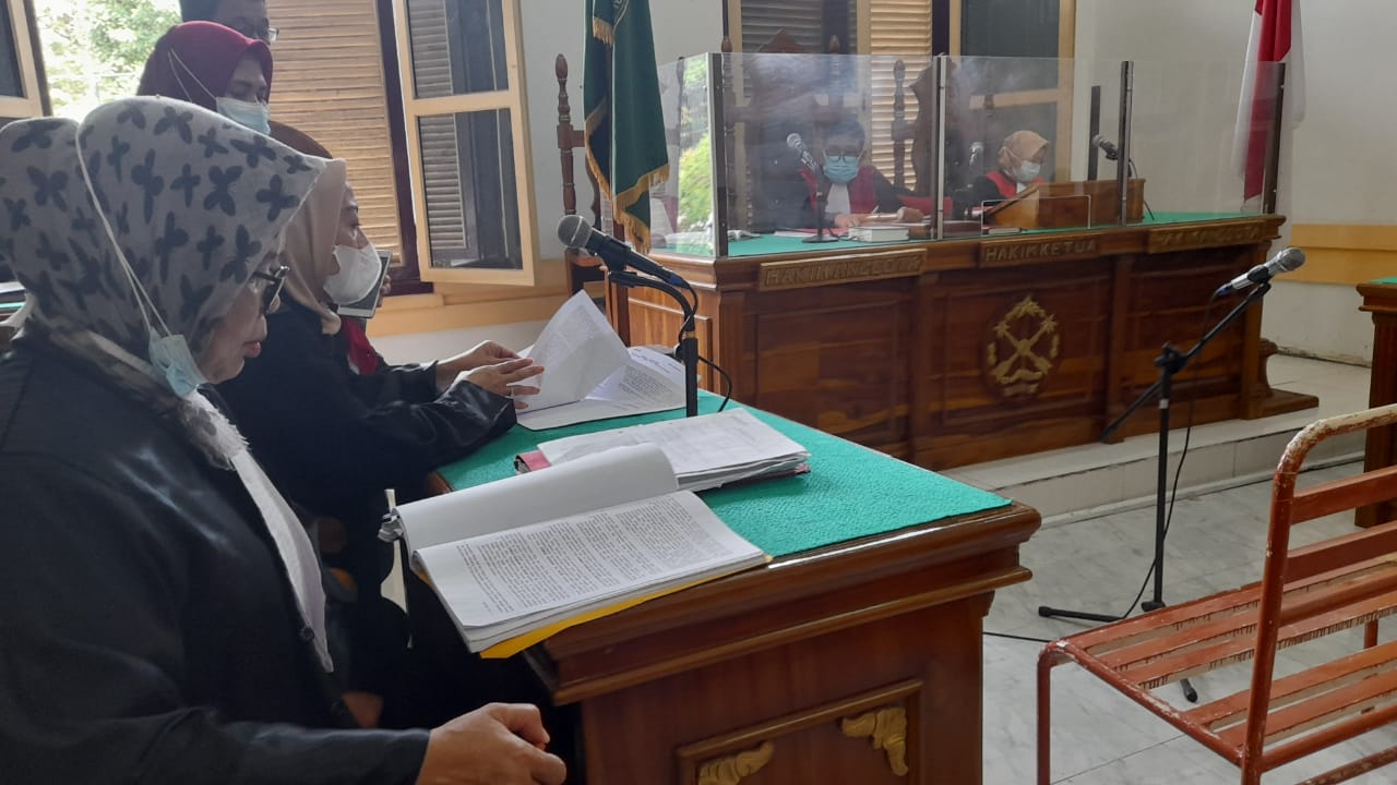 Kirim Ganja Via JNT, Mahasiswa Disidang 1