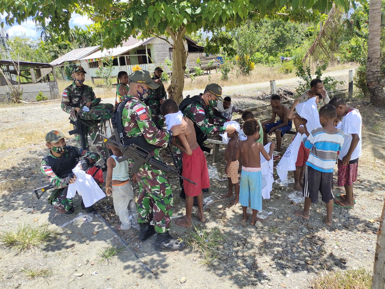 IMG-20210323-WA0034 Ketika Prajurit TNI Berbagi Kebahagiaan dengan Anak-Anak di Perbatasan 1