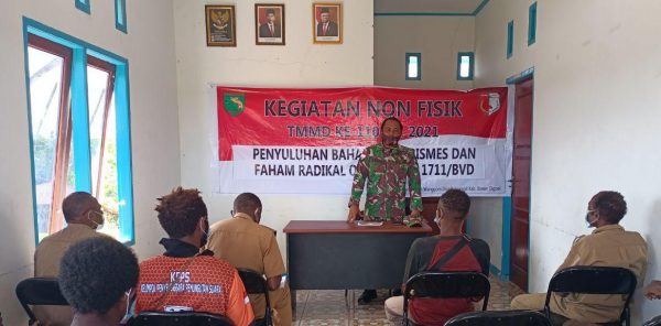 Personel TNI Sosialisasi Bahaya Terorisme dan Paham Radikalisme di Boven Digoel 46