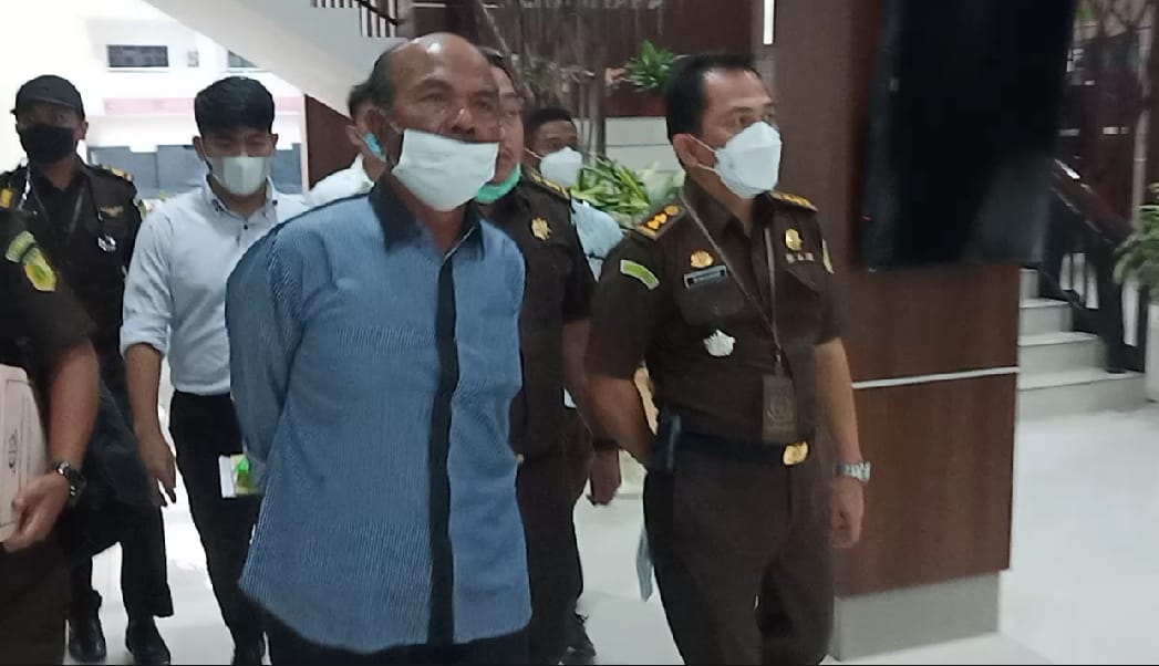 IMG-20210325-WA0056 Tersangka Korupsi Pengalihan Status Hutan Tele Ditahan Kejatisu 1
