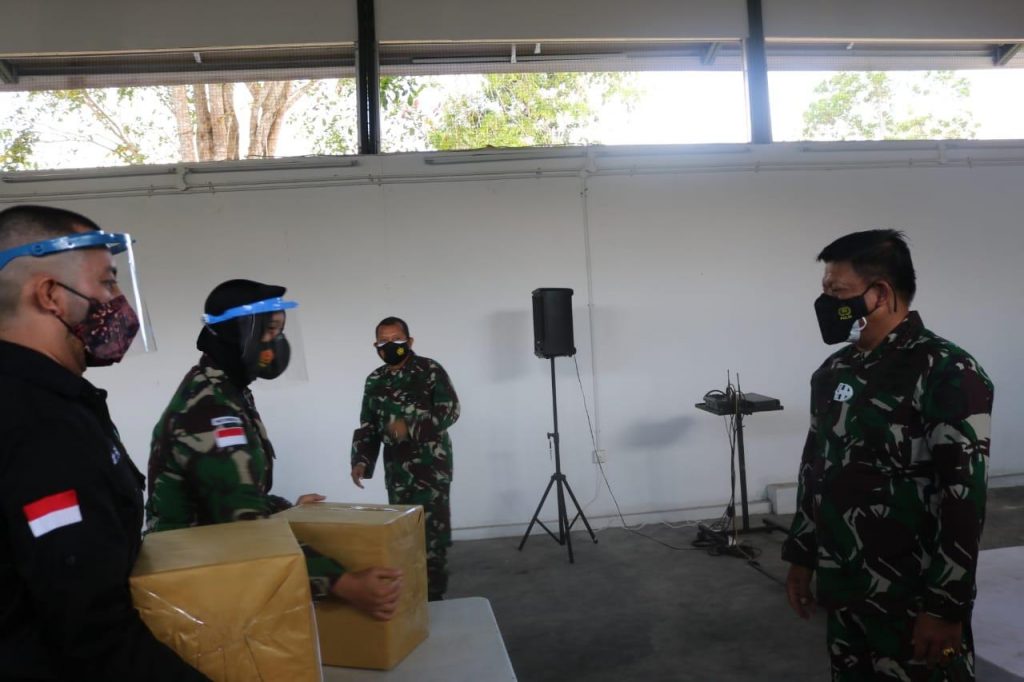 Pangkogabwilhan I Peduli dan Berbagi di RSKI Covid-19 Pulau Galang Batam 13