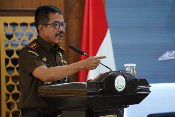 Wakil Jaksa Agung: Berubah atau Mati 31