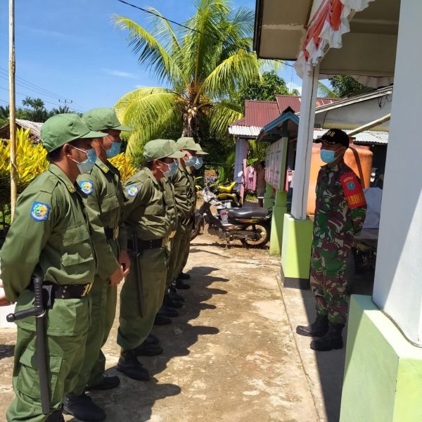 Sinergitas TNI-POLRI Tingkatkan Kedisiplinan Anggota Linmas 25