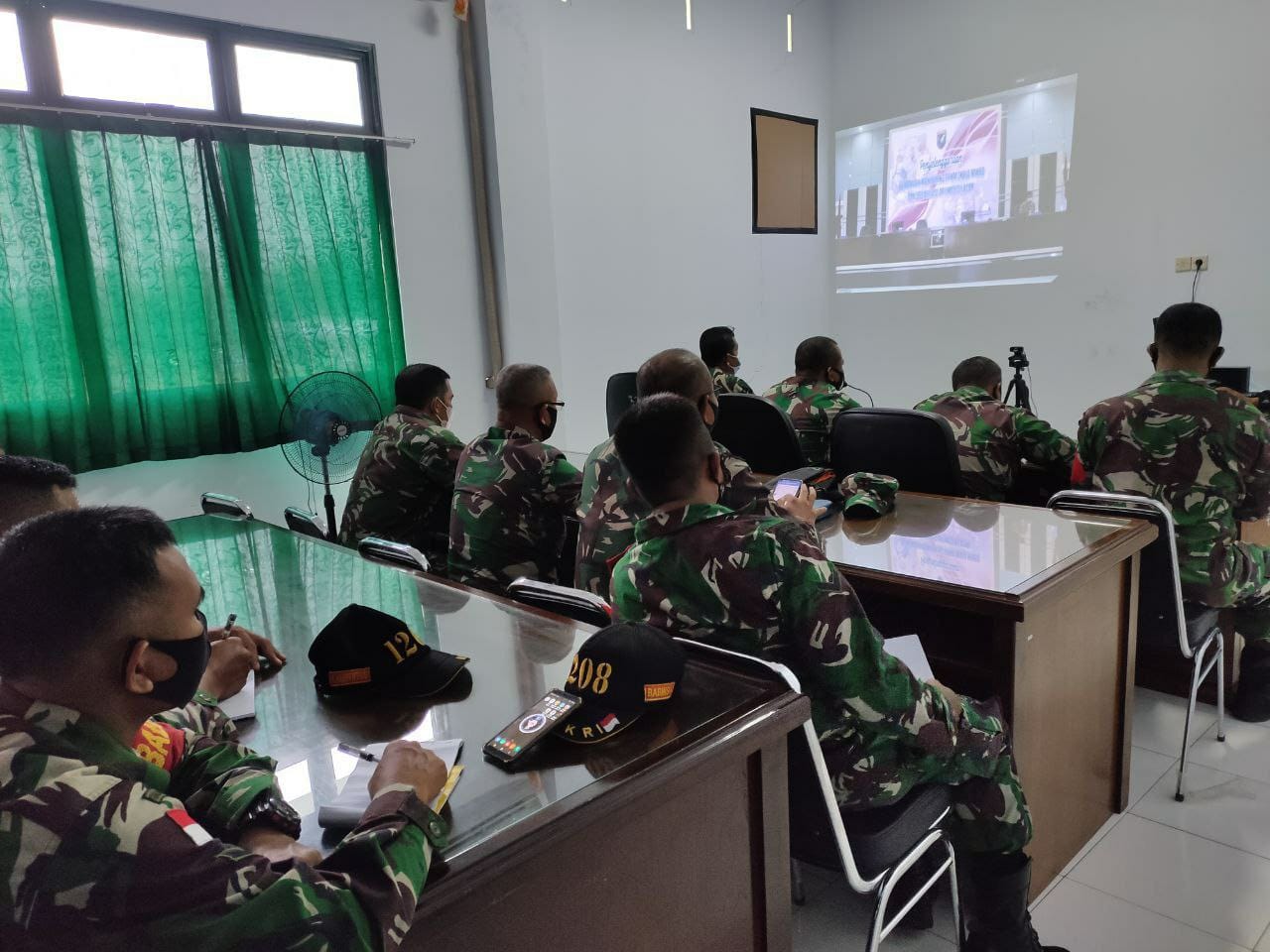 Danramil dan Babinsa Jajaran Kodim 1208/Sambas Terima  Sosialisasi Aplikasi Silacak 1