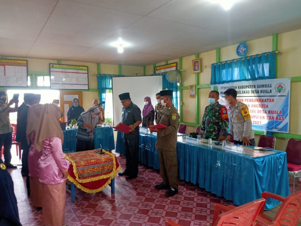 Danramil Selakau Hadiri Pelantikan Anggota BPD Desa Binaan 11