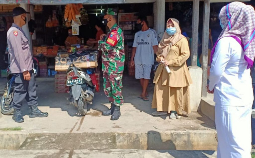 TNI-Polri dan Puskesmas Imbau Protokol Kesehatan Kepada Masyarakat 9