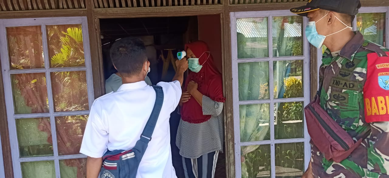 Ajak Warga Terapkan Prokes, Koramil Jawai Turun ke Desa