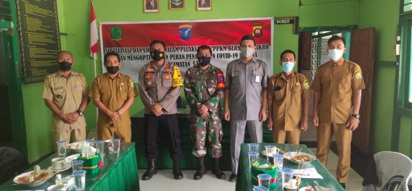 IMG-20210614-WA0055 Sinergitas Tanpa Batas, Babinsa-Bhabinkamtibmas dan Puskesmas Selakau Terapkan Prokes 56