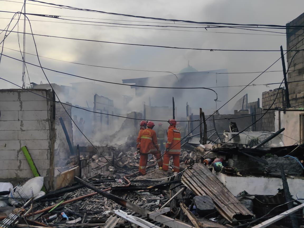 IMG-20210616-WA0016 Sejumlah Rumah Terbakar di Pademangan, Korban: Hanya Tersisa Kulkas 1