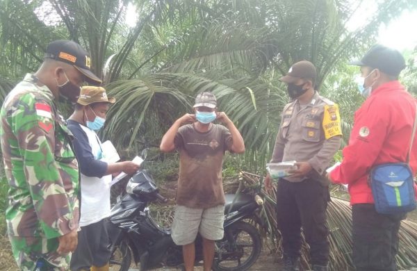 Babinsa Sarang Burung Kuala Imbau Masyarakat Tak Bakar Lahan 64