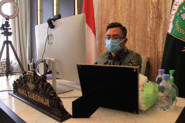 Rakor Covid-19 dengan Kemenko Perekonomian, Wagub Andika Laporkan Banten Kembali Zona Oranye 54