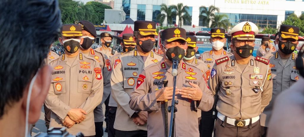Kapolda Metro Jaya Minta Kerumunan Ditindak Tegas 10