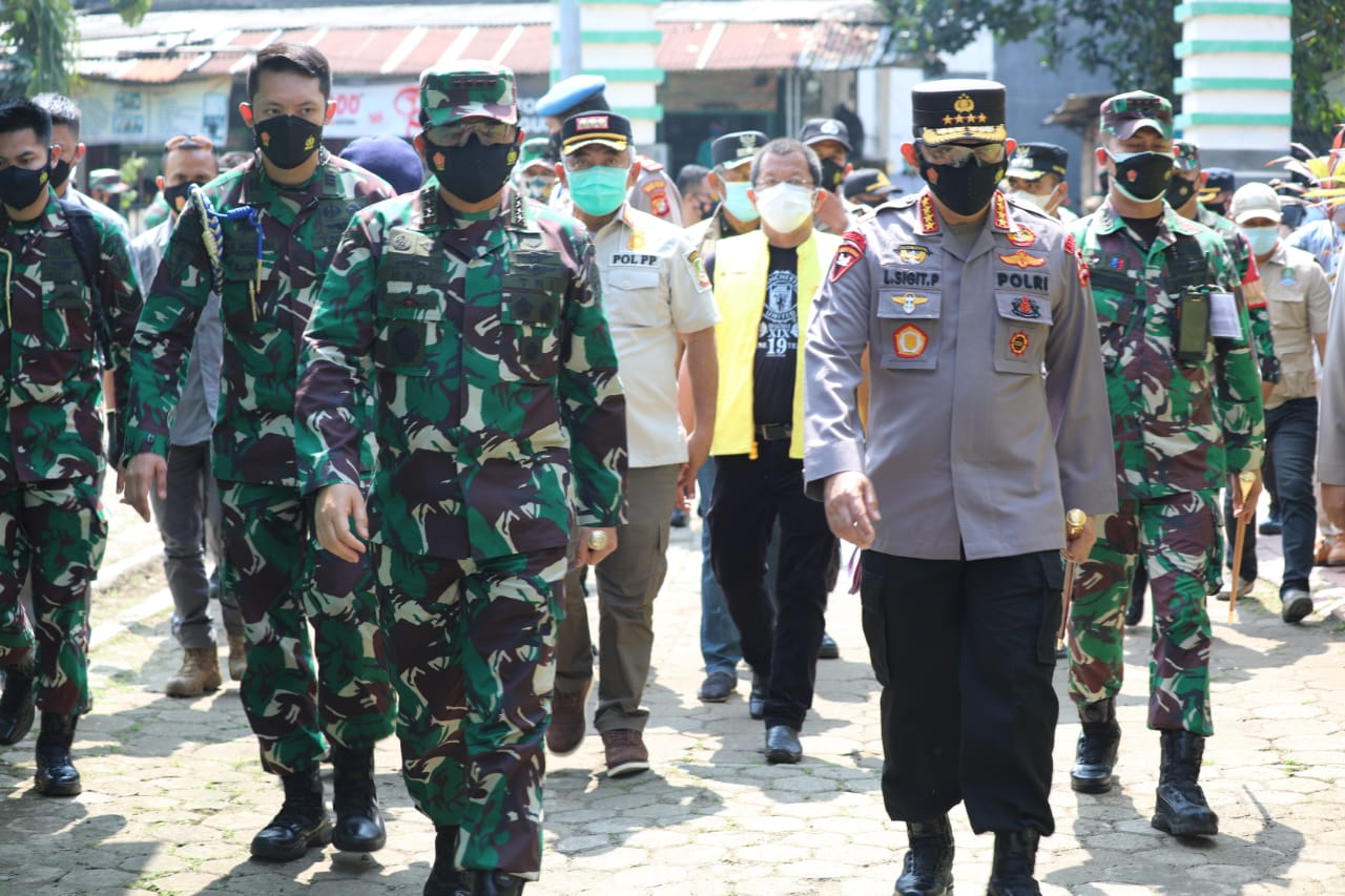 IMG-20210704-WA0034 Panglima TNI: Nakes Adalah Kesatria Negara Untuk Lindungi Masyarakat Dari Ancaman Covid-19 1