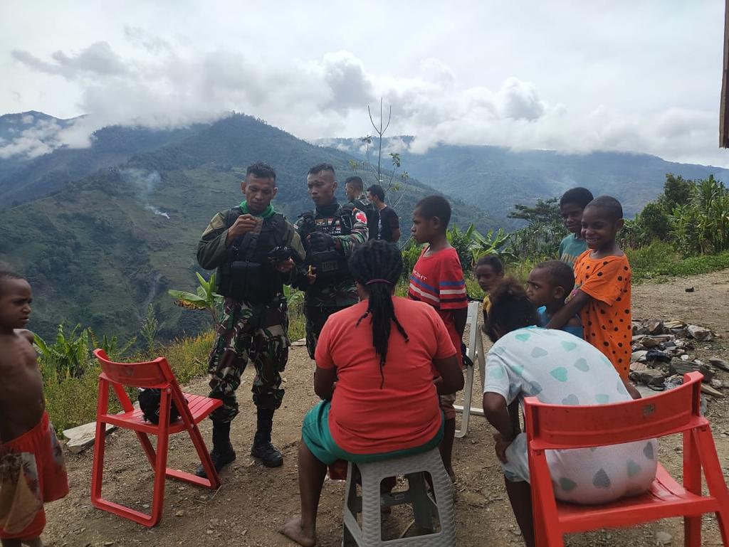 TNI Peduli Terhadap Anak-Anak Papua Sebagai Generasi Muda Penerus Bangsa 11