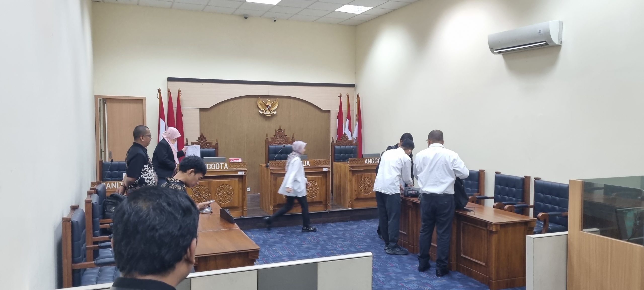 Kecualikan Informasi, MK KI Pusat Perintahkan KPK Uji Konsekuensi 1