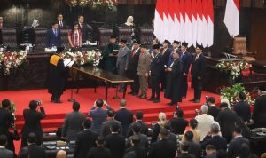 Pimpinan MPR Resmi Dilantik, Utusan Partai Gerindra Jadi Ketua 12