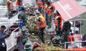 HUT Ke-79, TNI Gelar Ciliwung Bening 13