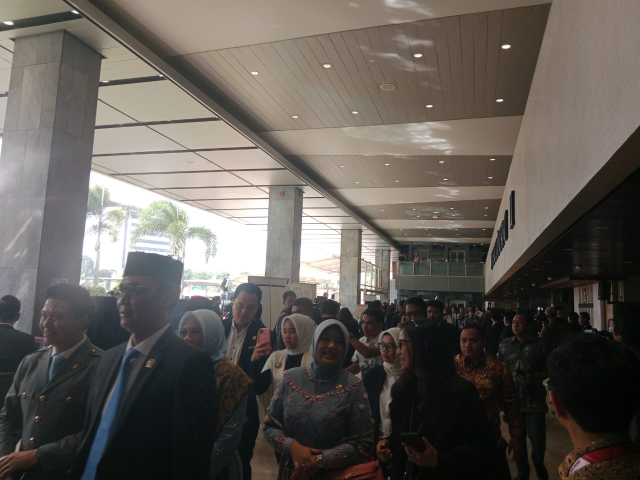 IMG-20241020-WA0011 Pelantikan Prabowo-Gibran, Anggota MPR RI Mulai Padati Gedung DPR 1